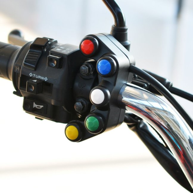 Vypínač DAKAR 5ti tlačítkový vodotěsný na řidítka na motorku