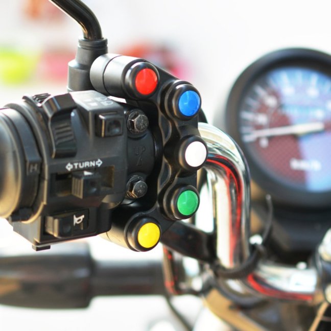 Vypínač DAKAR 5ti tlačítkový vodotěsný na řidítka na motorku