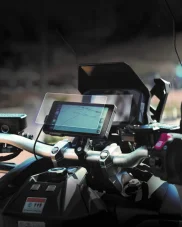 Interphone displej RideSync – Zrcadlení na motorku s ochranným sklem